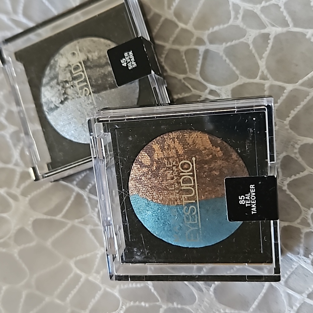 2 pcs Maybelline Eyeshadow- Teal takeover and Silver Spark